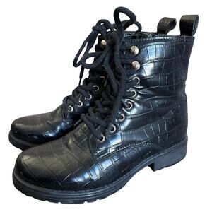 Women’s Steve Madden Black Bobbi Crocodile Print Lace Up Combat Boots Size 6.5